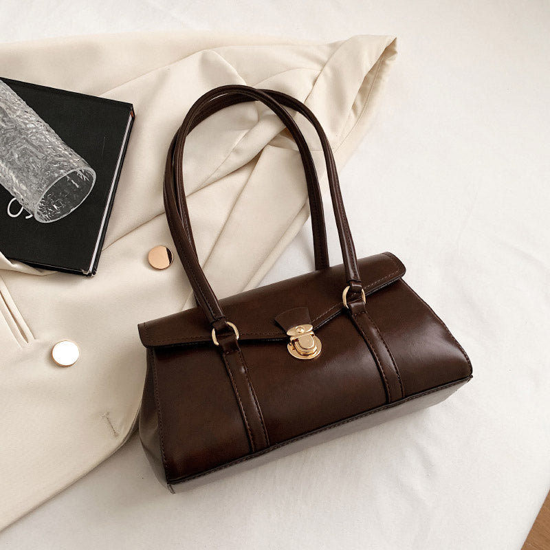 Valantomode | Women’s Heritage Leather Shoulder Bag – Timeless Legacy & Tactical Elegance