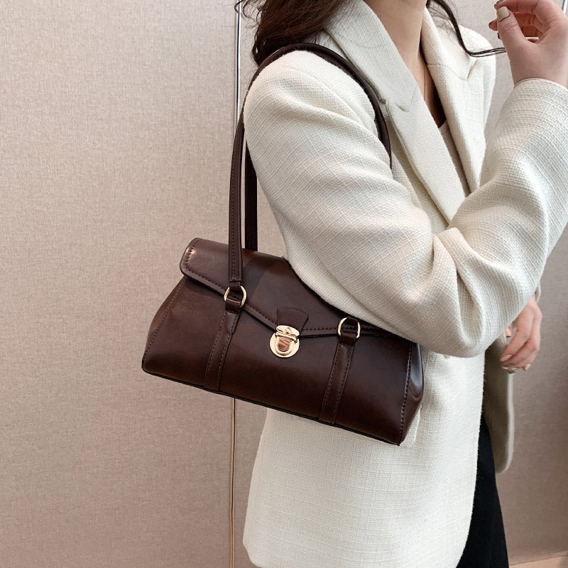 Valantomode | Women’s Heritage Leather Shoulder Bag – Timeless Legacy & Tactical Elegance