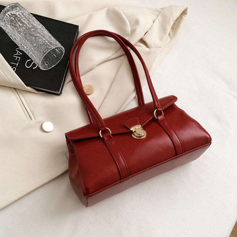 Valantomode | Women’s Heritage Leather Shoulder Bag – Timeless Legacy & Tactical Elegance