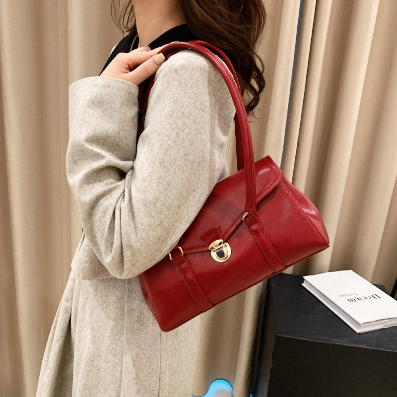 Valantomode | Women’s Heritage Leather Shoulder Bag – Timeless Legacy & Tactical Elegance