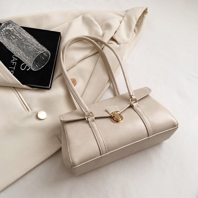 Valantomode | Women’s Heritage Leather Shoulder Bag – Timeless Legacy & Tactical Elegance