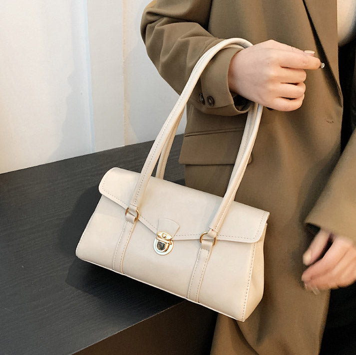 Valantomode | Women’s Heritage Leather Shoulder Bag – Timeless Legacy & Tactical Elegance