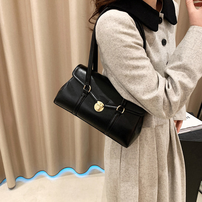 Valantomode | Women’s Heritage Leather Shoulder Bag – Timeless Legacy & Tactical Elegance
