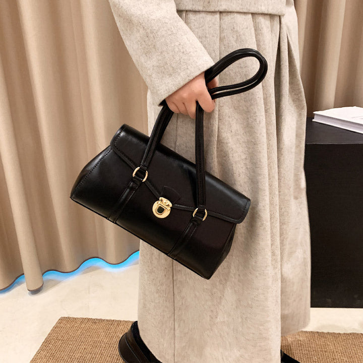 Valantomode | Women’s Heritage Leather Shoulder Bag – Timeless Legacy & Tactical Elegance