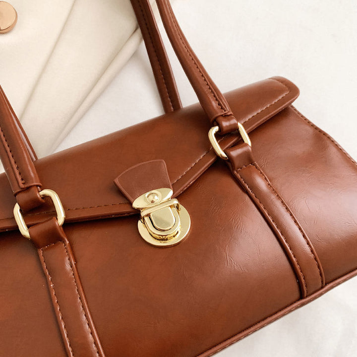 Valantomode | Women’s Heritage Leather Shoulder Bag – Timeless Legacy & Tactical Elegance
