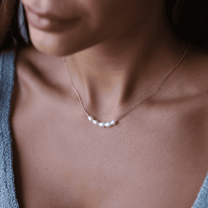 Valantomode | Plated Refined Pearl Necklace with Pentad Freshwater Pearl Architecture