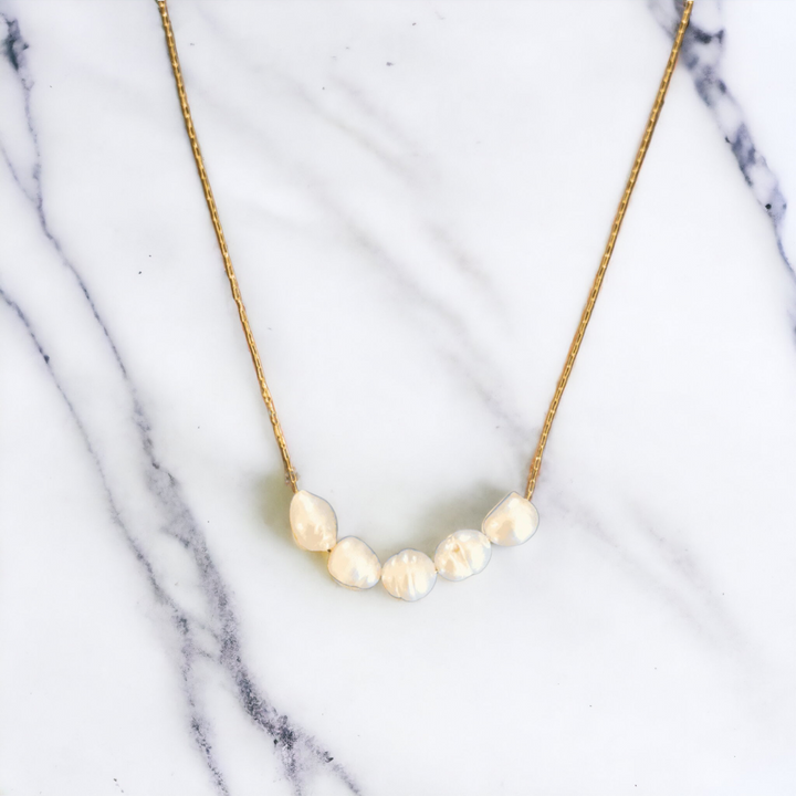 Valantomode | Plated Refined Pearl Necklace with Pentad Freshwater Pearl Architecture
