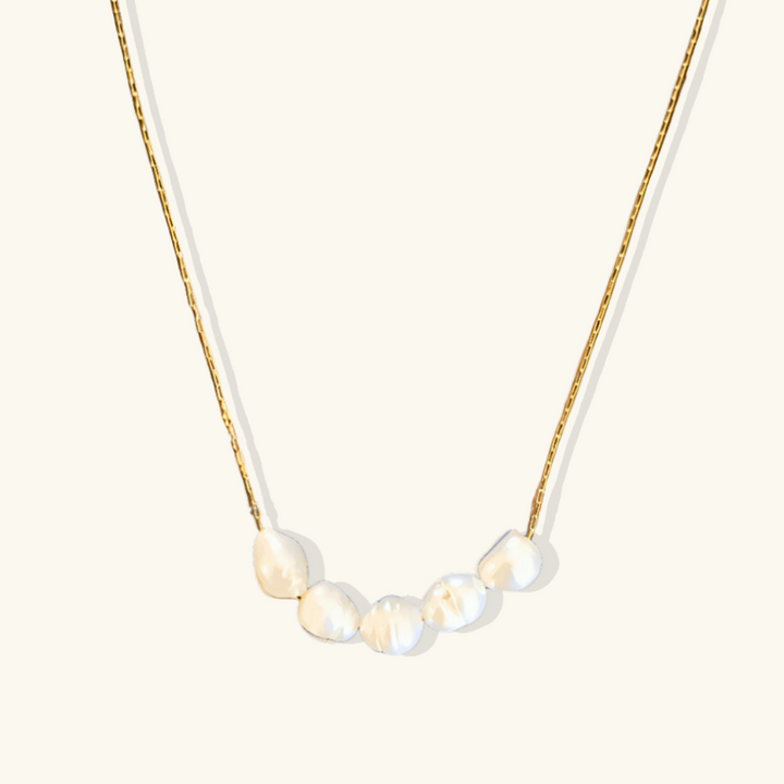 Valantomode | Plated Refined Pearl Necklace with Pentad Freshwater Pearl Architecture