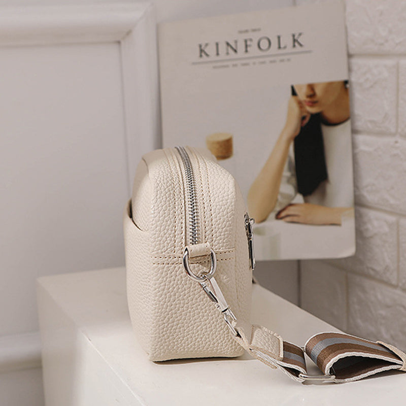 Valantomode | Aura Kinetic Sentry – Compact Executive Shoulder Bag with Contrast Statement Strap