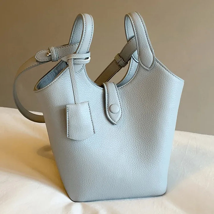 Valantomode | Lyra Pebble Sovereign – Premium Pebbled Vegan Leather Structured Bucket Tote