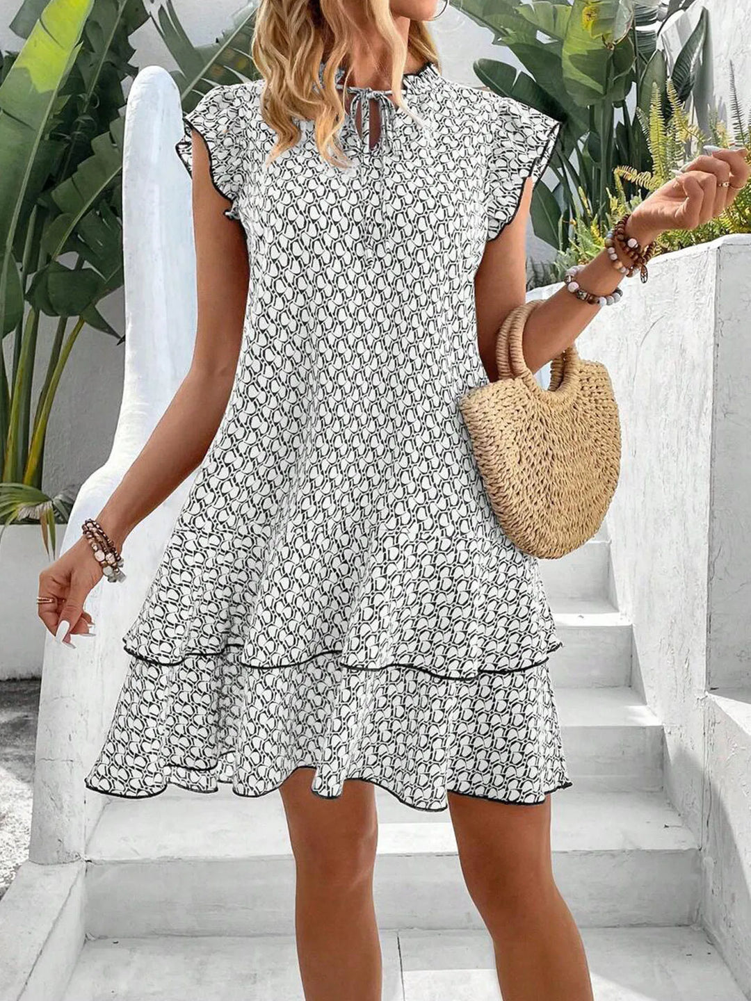 Valantomode | Dress - Classic Elegance