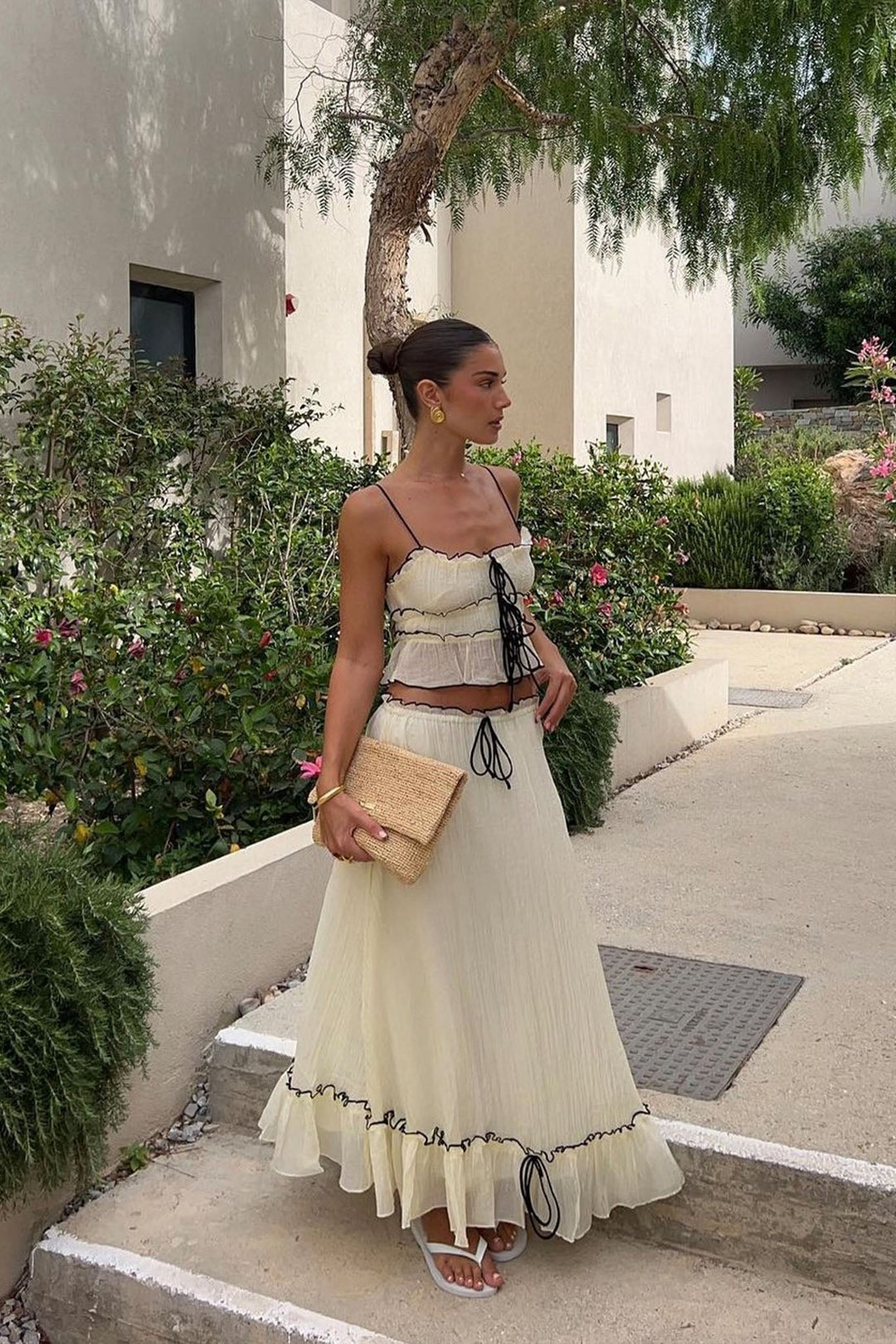 Valantomode | Ruffled Two-Piece Summer Set for Stylish Days
