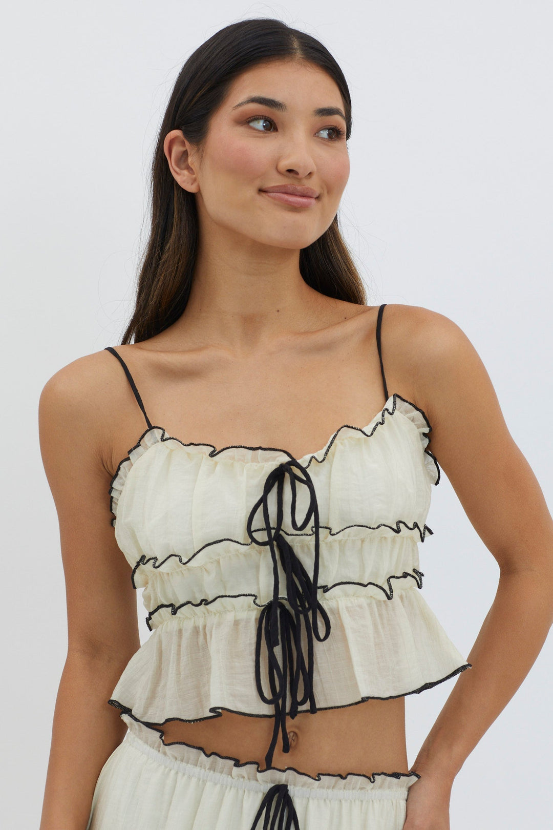 Valantomode | Ruffled Two-Piece Summer Set for Stylish Days