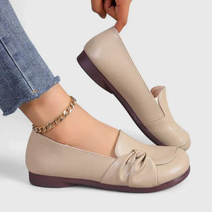 Valantomode | Footwear with Graceful Design
