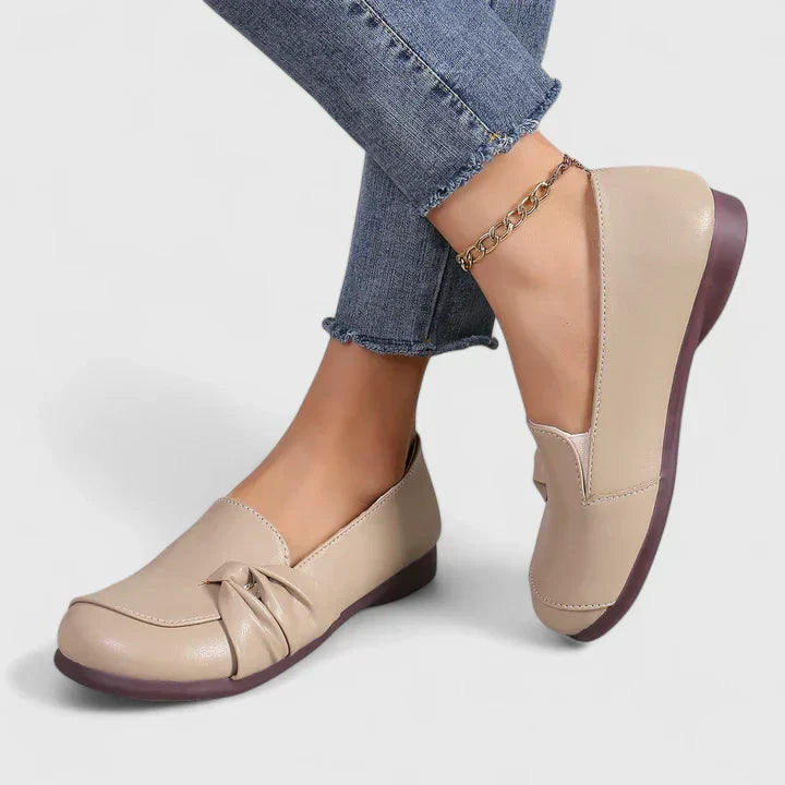 Valantomode | Footwear with Graceful Design