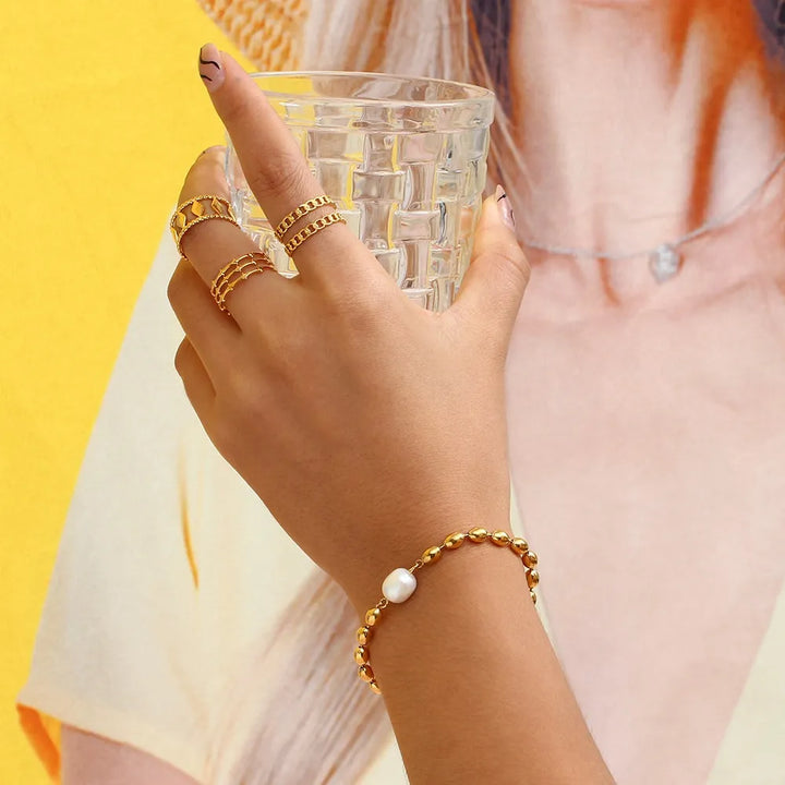 Valantomode | Plated Sabrina Pearl Bracelet with Spherical-Beaded Architecture and Organic Freshwater Pearl