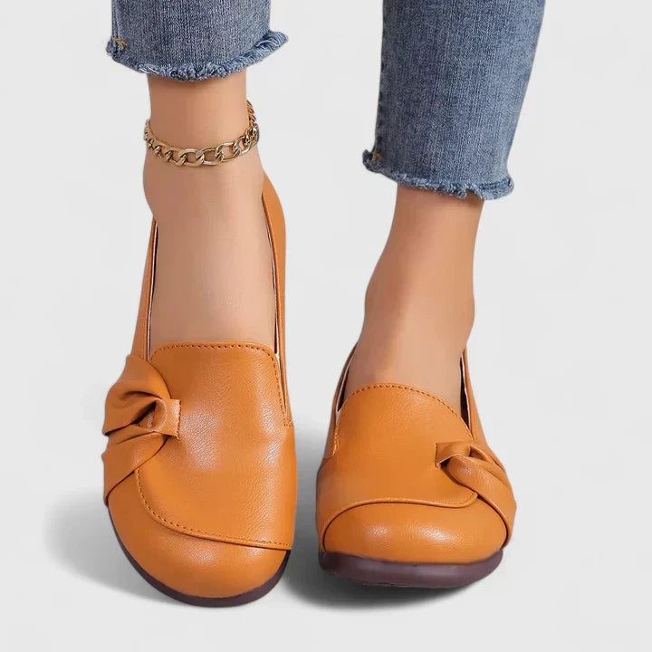 Valantomode | Footwear with Graceful Design