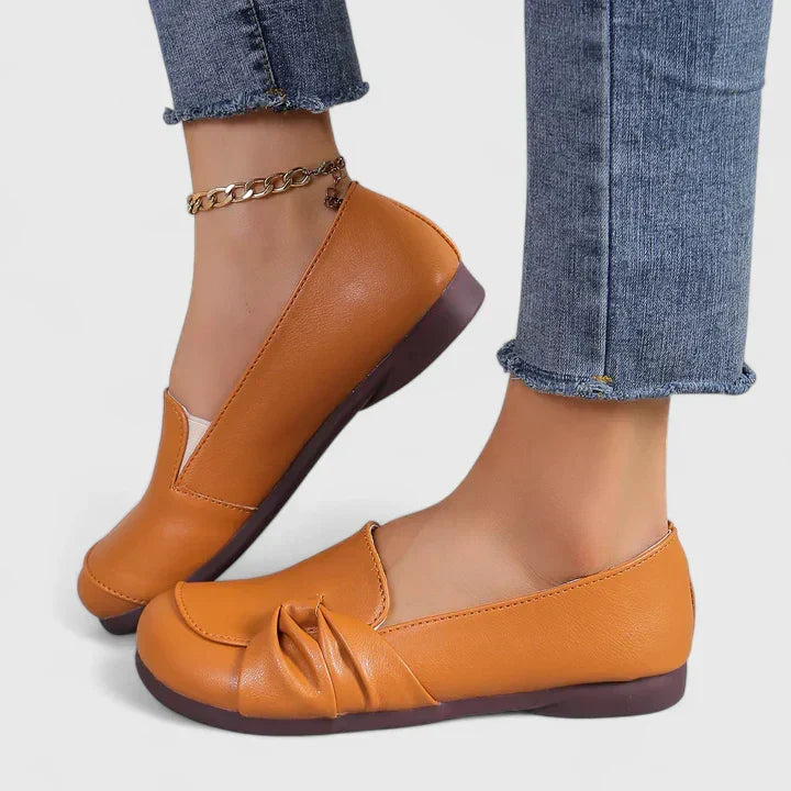 Valantomode | Footwear with Graceful Design