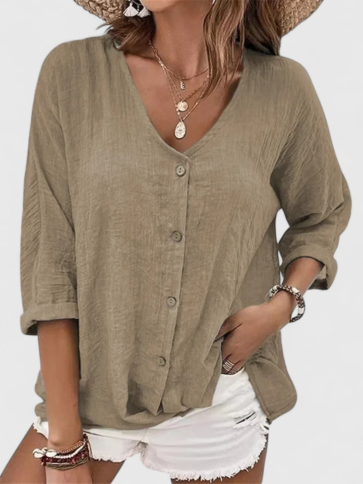 Valantomode | Blouse Featuring Sophisticated Design