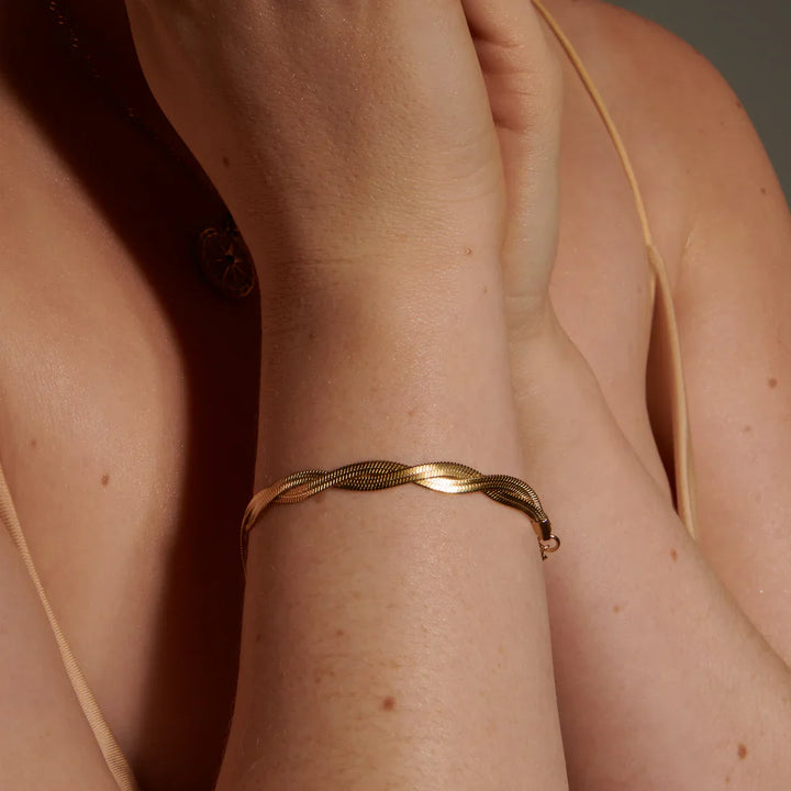 Valantomode | Plated Jasmine Twist Bracelet with Helical Torsion Architecture and Rhythmic Geometry