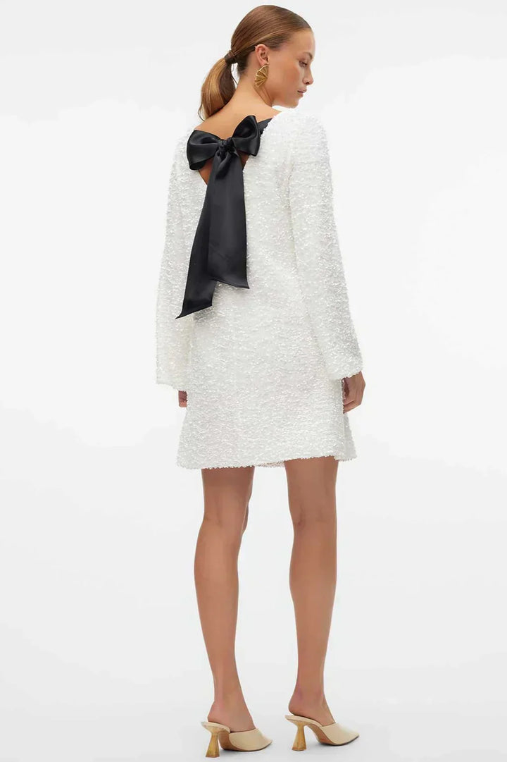 Valantomode | Twisted Ribbon Shimmer Dress for Stylish Evening Events