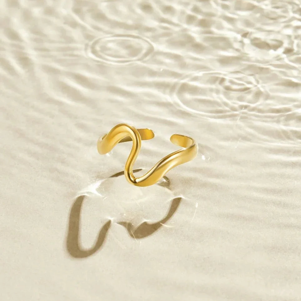 Valantomode | Lightweight Plated Undulating Wave Ring with Adjustable Open-Ended Design