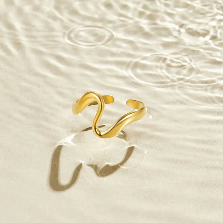 Valantomode | Lightweight Plated Undulating Wave Ring with Adjustable Open-Ended Design