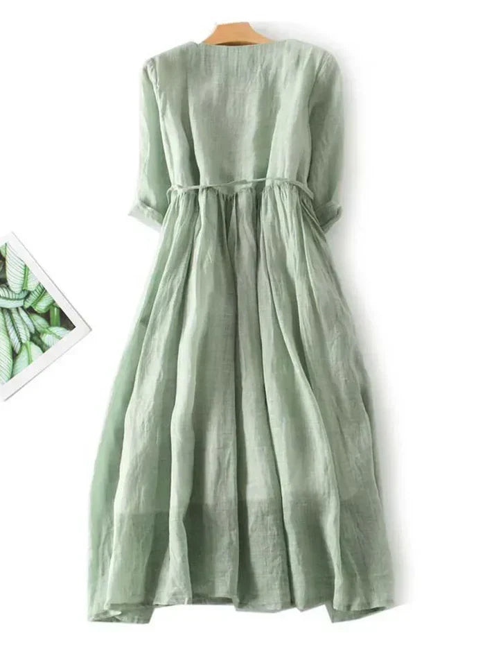 Valantomode | Dress with Classic Vintage Design