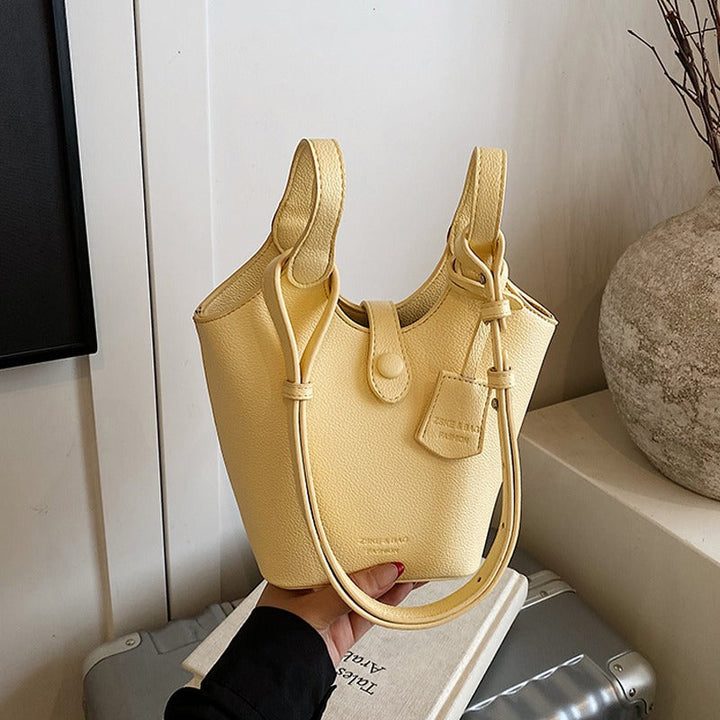 Valantomode | Lyra Pebble Sovereign – Premium Pebbled Vegan Leather Structured Bucket Tote