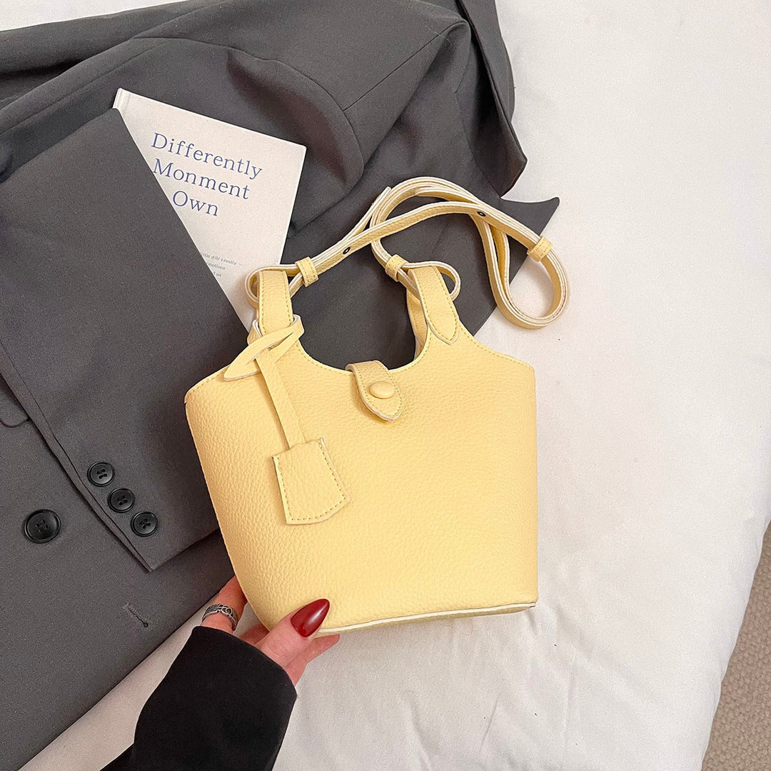 Valantomode | Lyra Pebble Sovereign – Premium Pebbled Vegan Leather Structured Bucket Tote