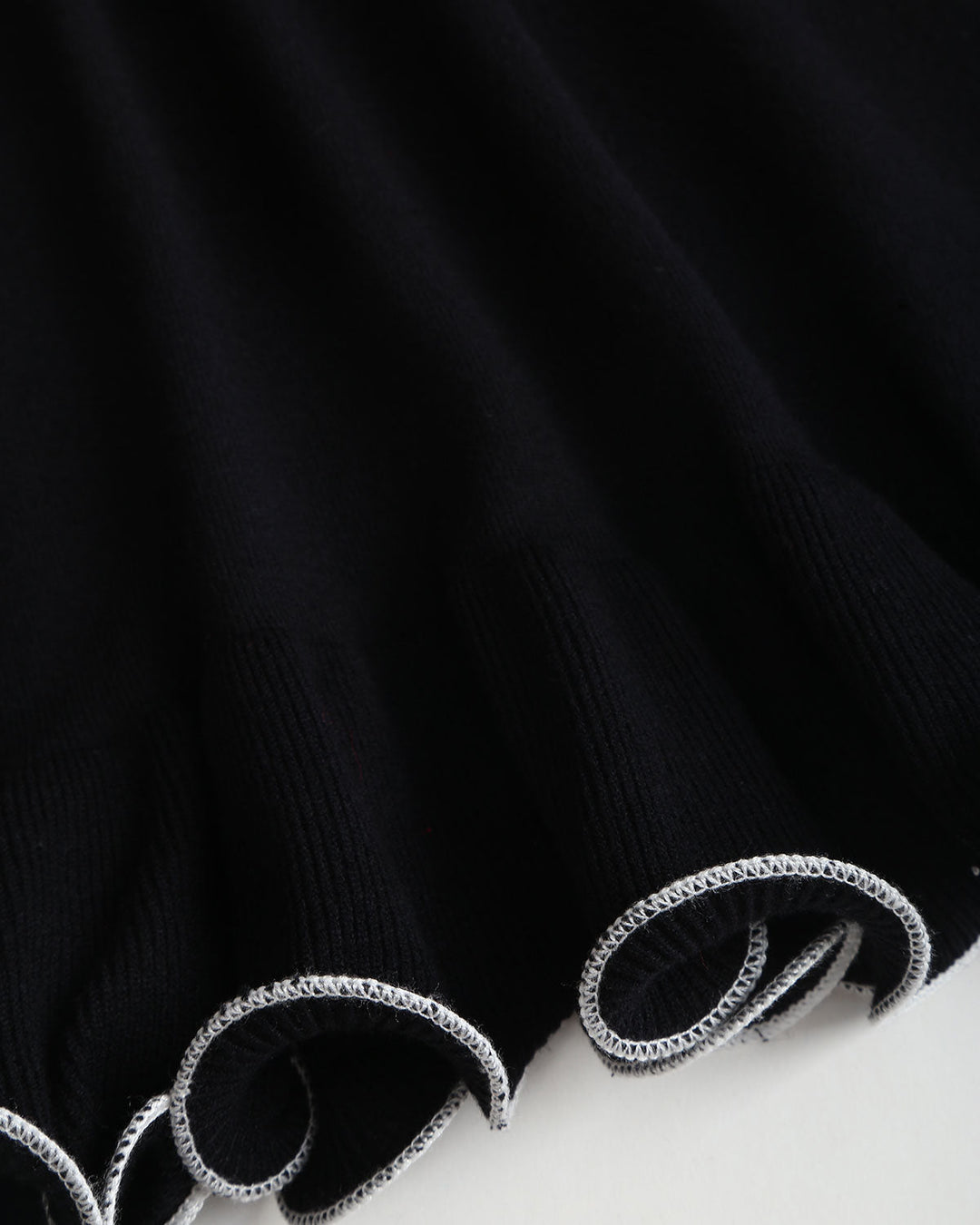 Valantomode | Stylish Ribbed Mini Dress with Ruffles for Casual Days
