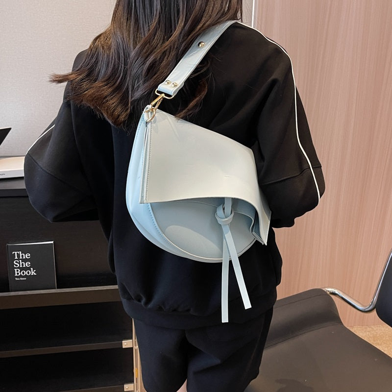 Valantomode | The ‘Aurelius’ Leather Saddle Bag – Sovereign Curve & Linear Precision