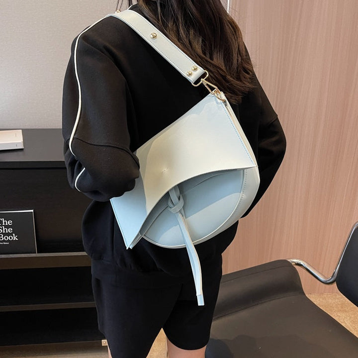 Valantomode | The ‘Aurelius’ Leather Saddle Bag – Sovereign Curve & Linear Precision