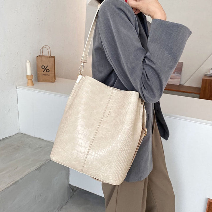 Valantomode | The ‘Aurelius’ Croc-Armor Handbag – Textural Dominance & Rigid Command
