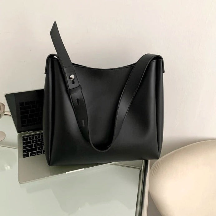 Valantomode | Luna Minimalist Hobo – Premium Vegan Leather Wide-Strap Shoulder Bag with Pouch