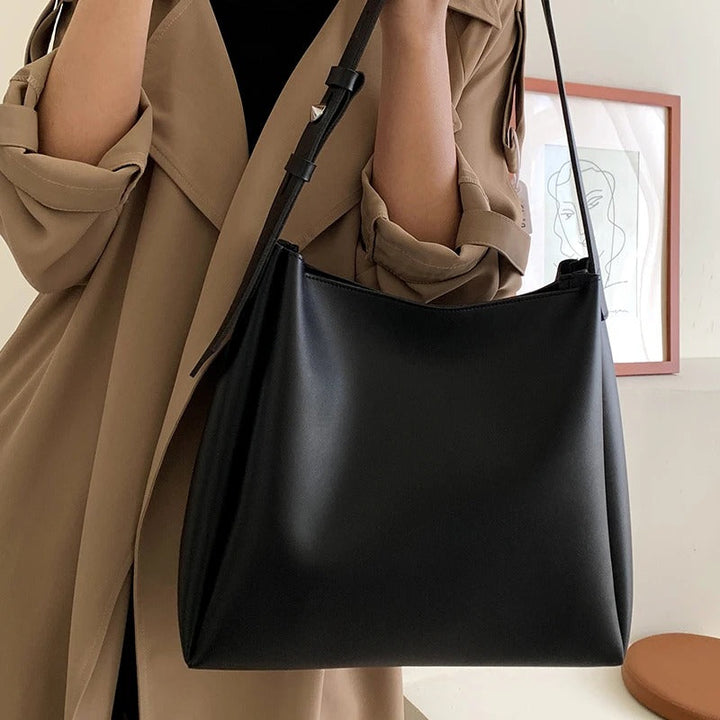 Valantomode | Luna Minimalist Hobo – Premium Vegan Leather Wide-Strap Shoulder Bag with Pouch