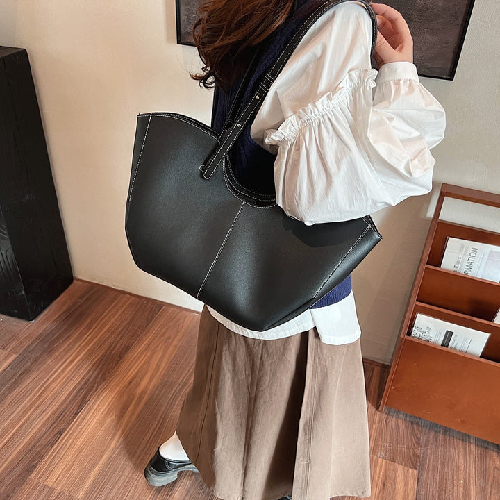 Valantomode | Amara Command Executive – 46cm Premium Vegan Leather Oversized Professional Tote