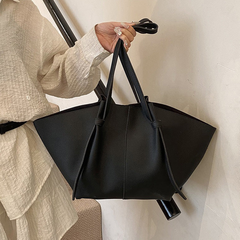 Valantomode | Amara Goliath Executive – 53cm Premium Vegan Leather XL Oversized Professional Tote