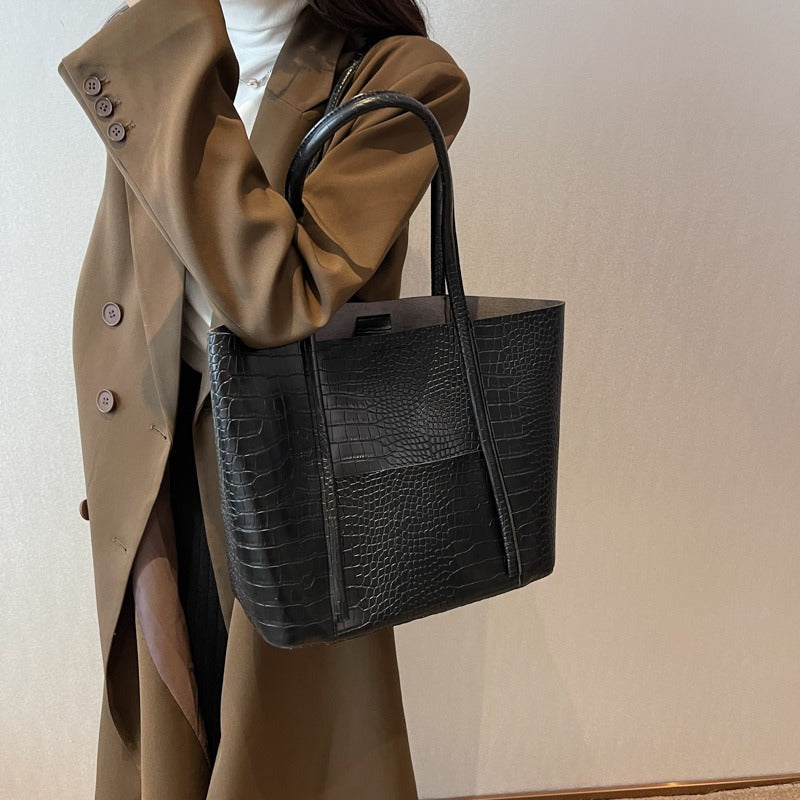 Valantomode | Imperial Croc Garrison – Premium Croc-Embossed Vegan Leather XL Business Tote