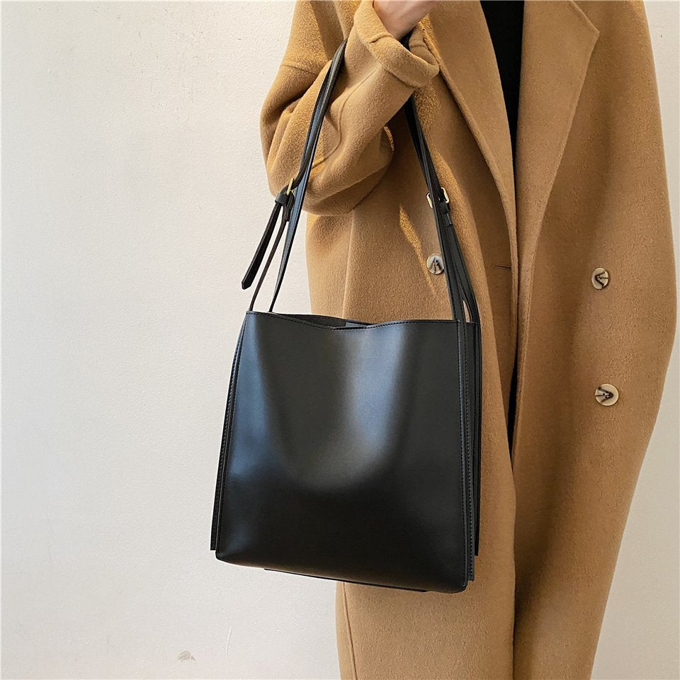 Valantomode | The ‘Aurelius’ Veridian Sovereign Monolith – Women's Premium Vegan Leather Executive Tote
