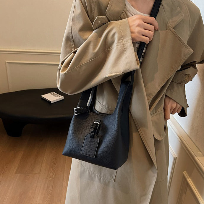 Valantomode | Luna Pebble Cyclus – Premium Pebbled Vegan Leather Mini Bucket Bag with Modular Pouch