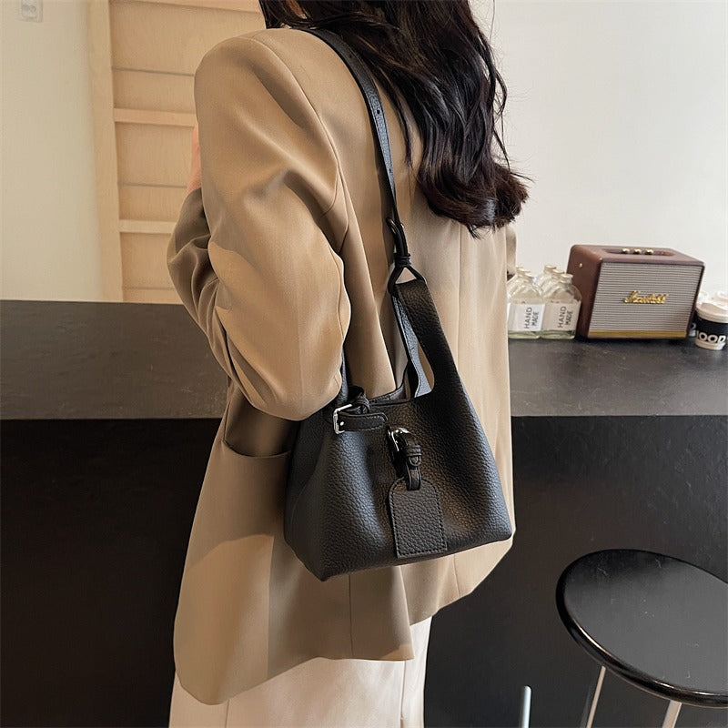 Valantomode | Luna Pebble Cyclus – Premium Pebbled Vegan Leather Mini Bucket Bag with Modular Pouch