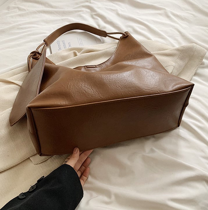 Valantomode | Aria Vertical Slouch – Premium Vegan Leather Oversized Tote with Modular Pouch