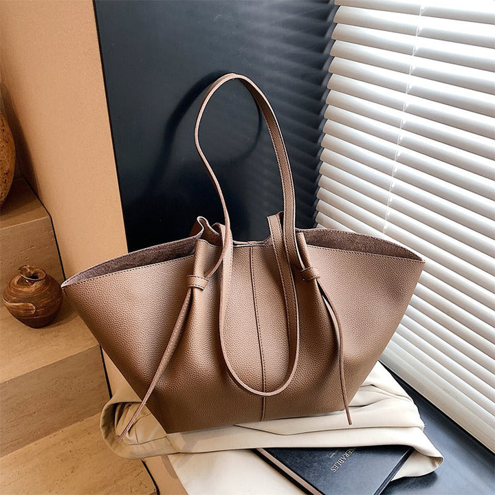 Valantomode | Amara Goliath Executive – 53cm Premium Vegan Leather XL Oversized Professional Tote