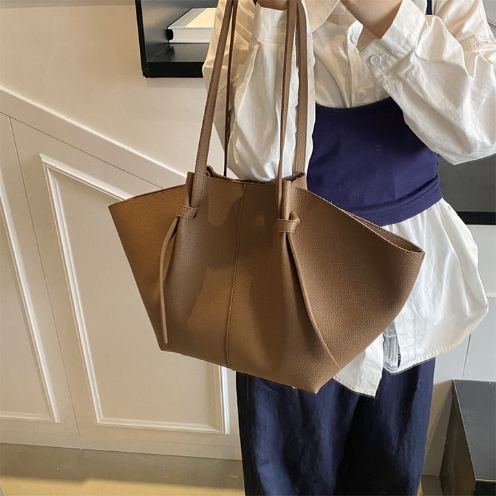 Valantomode | Amara Goliath Executive – 53cm Premium Vegan Leather XL Oversized Professional Tote
