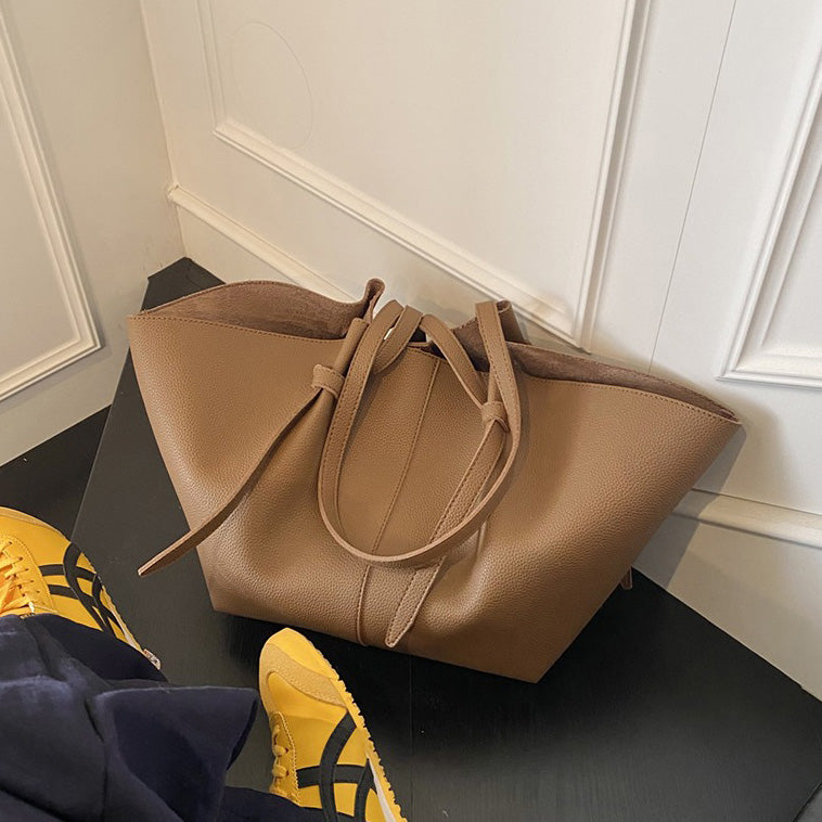 Valantomode | Amara Goliath Executive – 53cm Premium Vegan Leather XL Oversized Professional Tote