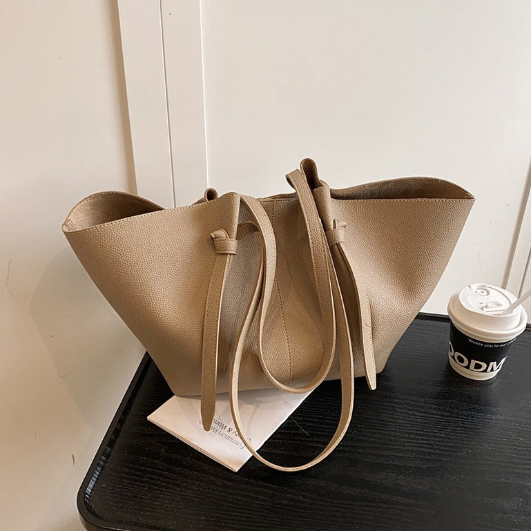 Valantomode | Amara Goliath Executive – 53cm Premium Vegan Leather XL Oversized Professional Tote