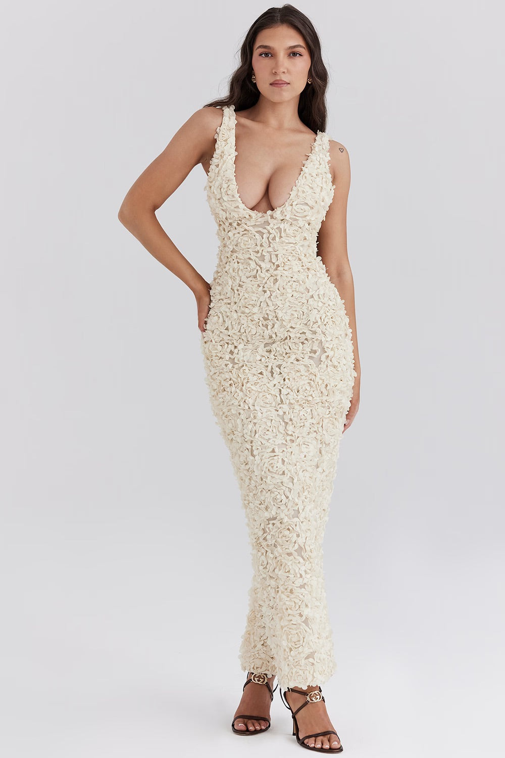 Valantomode | Floral Appliqué Maxi Dress for Effortless Elegance