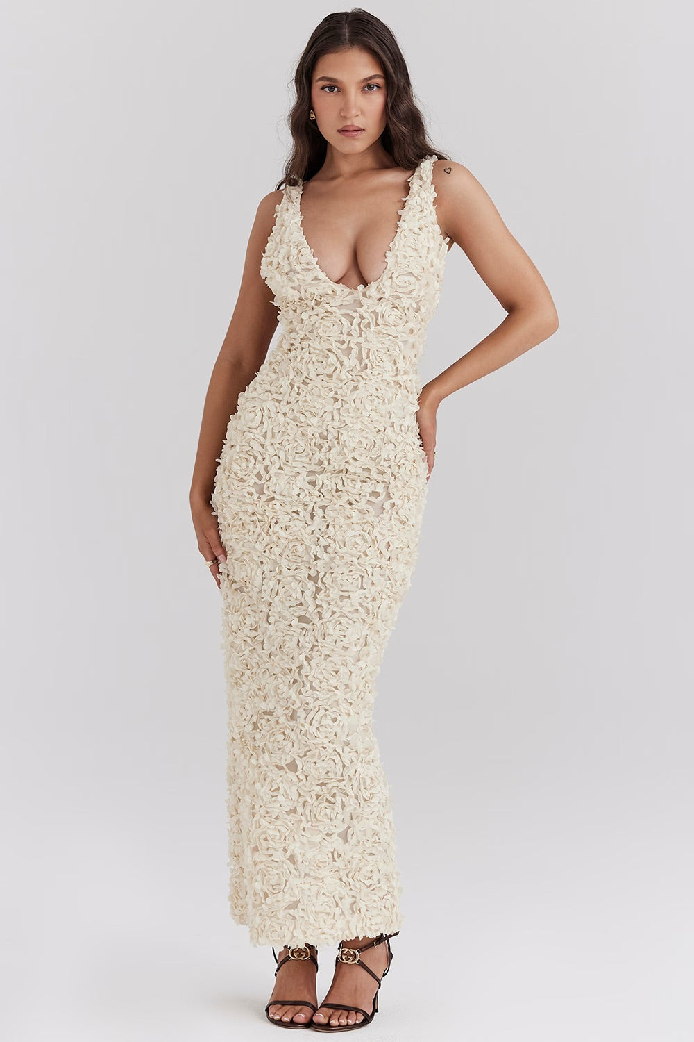 Valantomode | Floral Appliqué Maxi Dress for Effortless Elegance