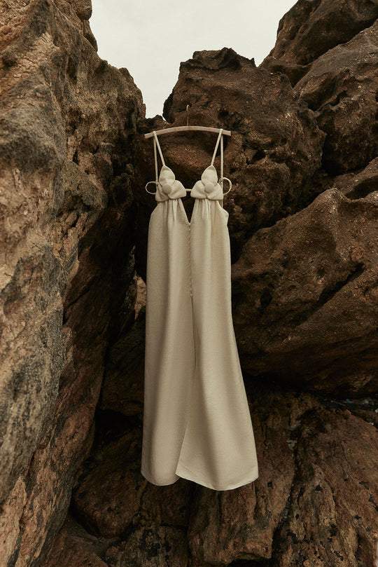 Valantomode | Floral Maxi Dress with Chic Split Detail
